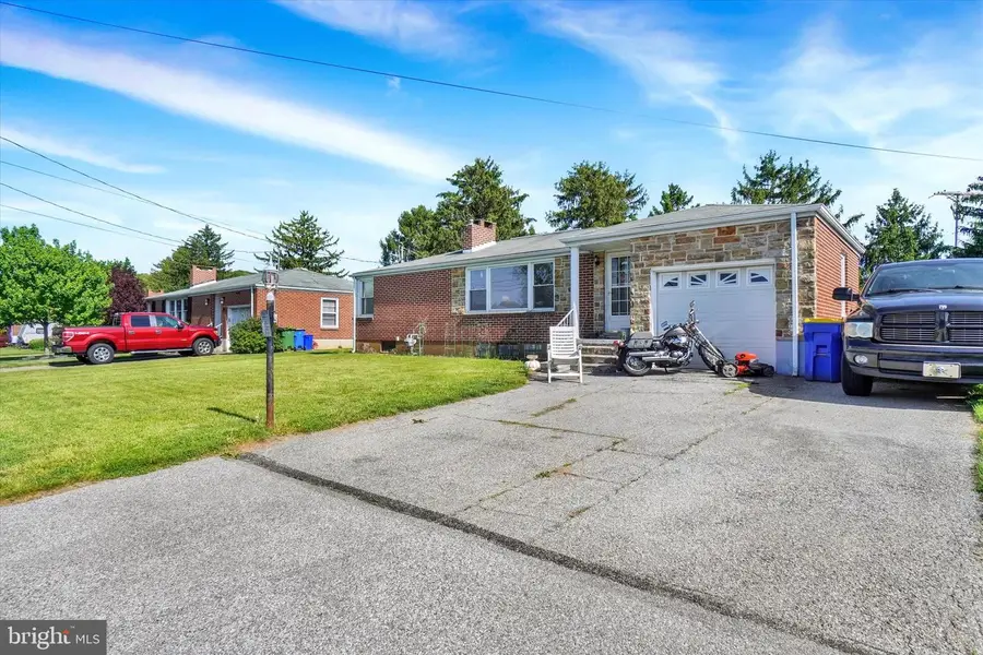 100 Knoll Ln, York, PA 17406 - #3