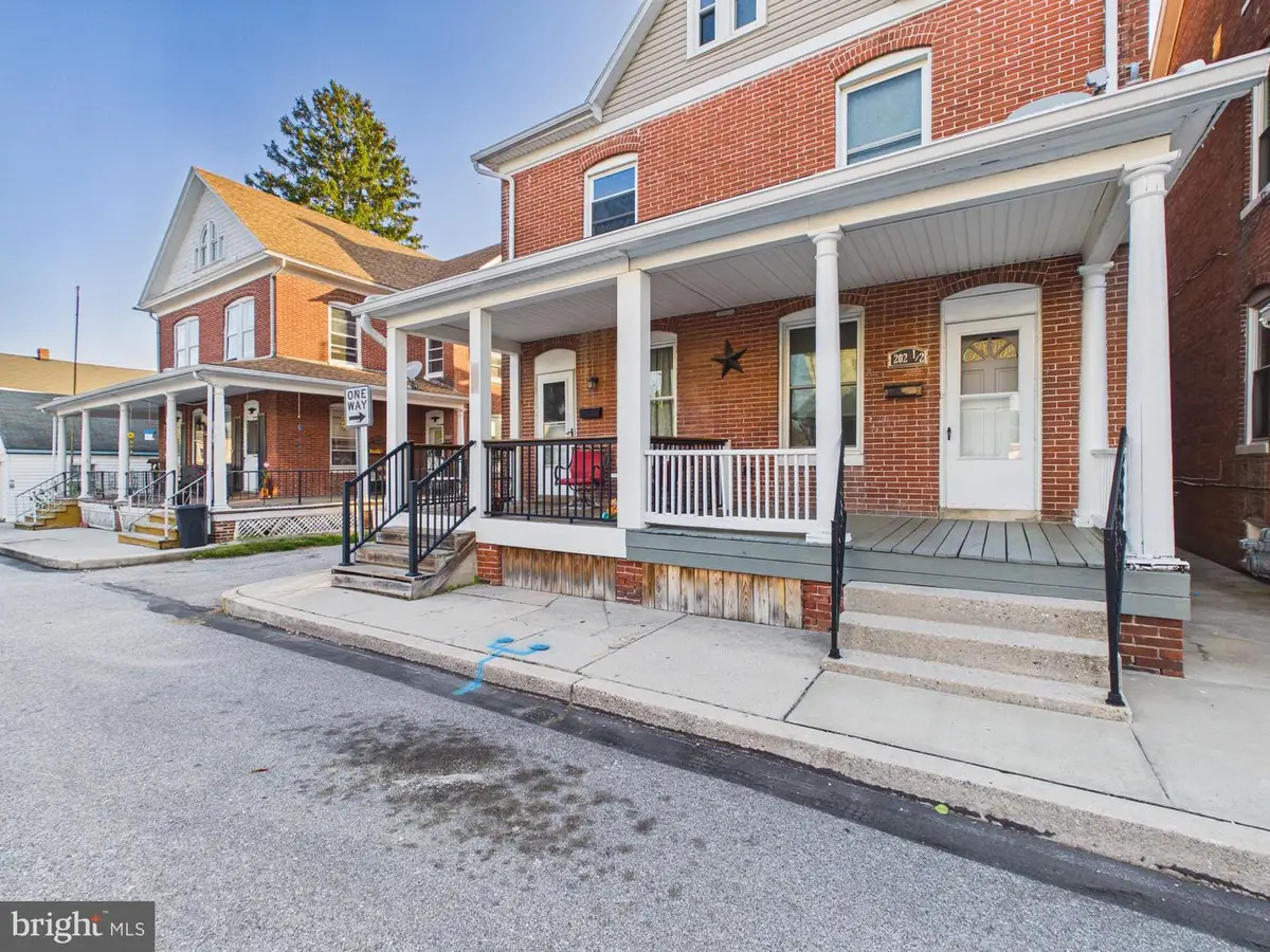 202-1/2 Ruth Ave, Hanover, PA 17331 - #1