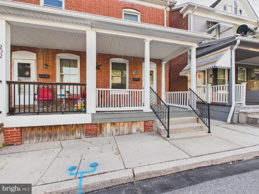 202-1/2 Ruth Ave, Hanover, PA 17331 - #3