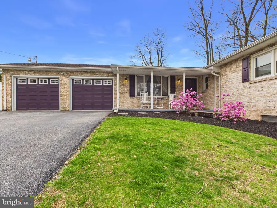 6105 Eyster Ave, Spring Grove, PA 17362 - #2