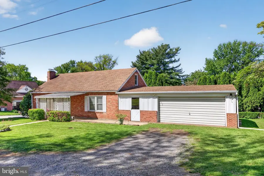 2398 Arlington St, York, PA 17402 - #2