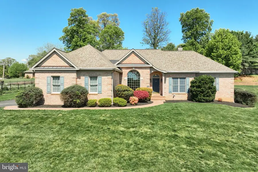 2246 Spangler Cir, York, PA 17406 - #3