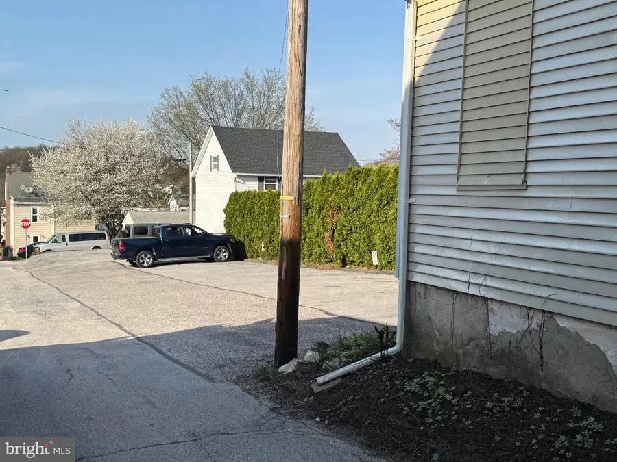 37 W Main St, Dallastown, PA 17313 - #3