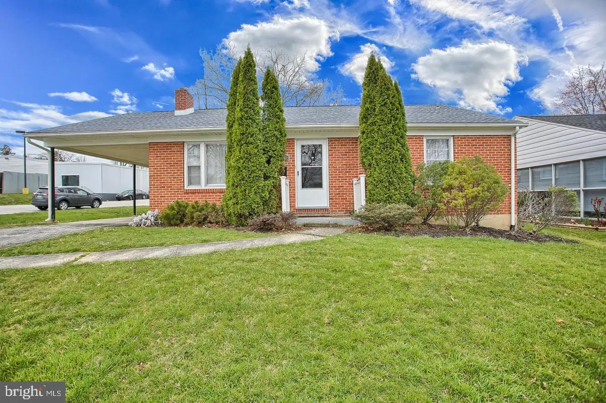 930 Edgar St, York, PA 17403 - #1