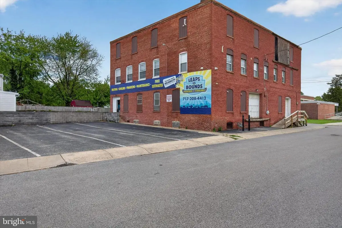 711 Mckenzie St & 156 E Cottage Pl, York, PA 17401 - #1