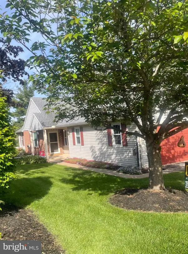 3276 Falcon Ln, DOVER, PA 17315