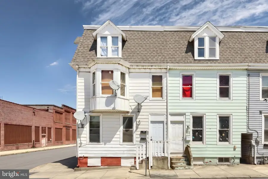 137 N West St, York, PA 17401 - #3