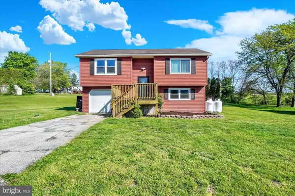 3349 Night In Gale Dr, DOVER, PA 17315