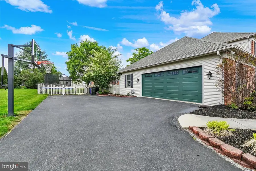 1649 Lilac Rd, York, PA 17408 - #3