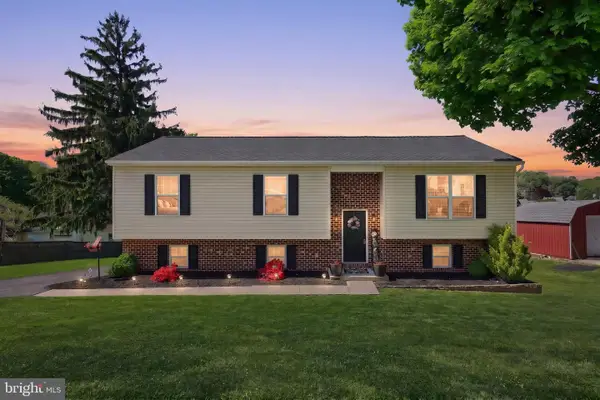18 E High St, YOE, PA 17313