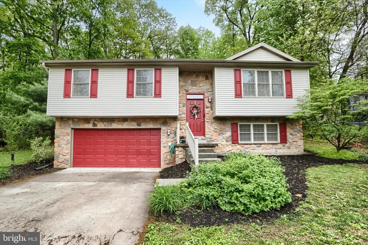 404 Little John Dr, Dillsburg, PA 17019 - #1