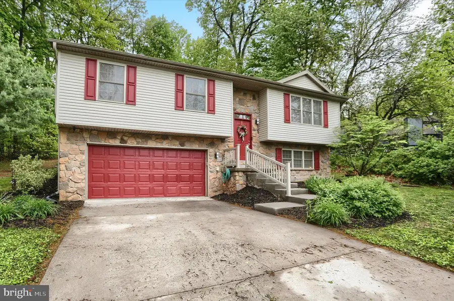 404 Little John Dr, Dillsburg, PA 17019 - #2