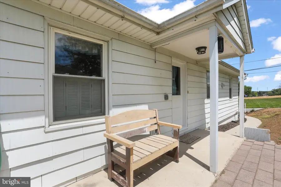 6 S Grant Rd, Thomasville, PA 17364 - #2