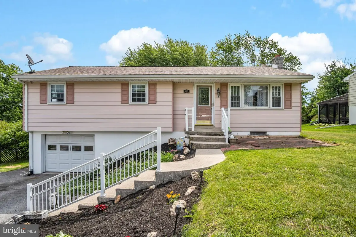 135 Hemler Dr, Hanover, PA 17331 - #1