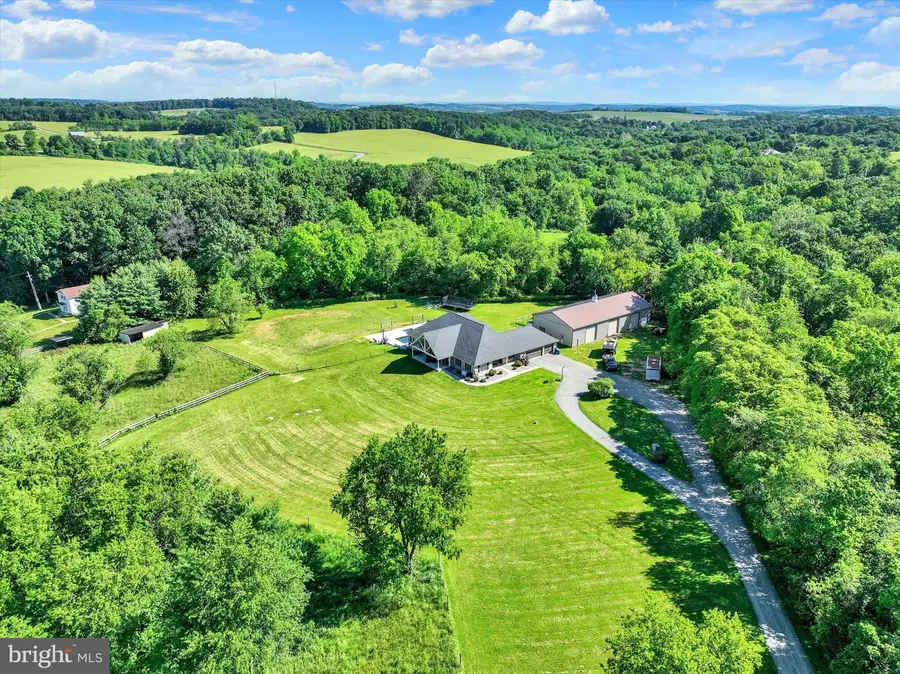 1685 Bahns Mill Rd, Windsor, PA 17366 - #3