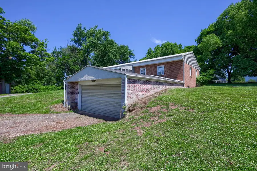 1789 Roosevelt Ave, York, PA 17408 - #2