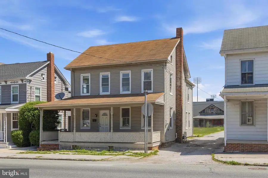 586 Baltimore St, Hanover, PA 17331 - #2