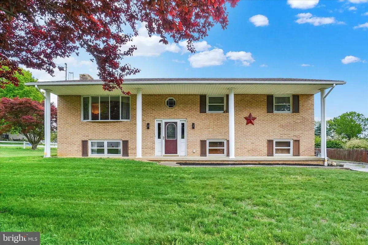 95 Vinton Dr, York, PA 17402 - #1
