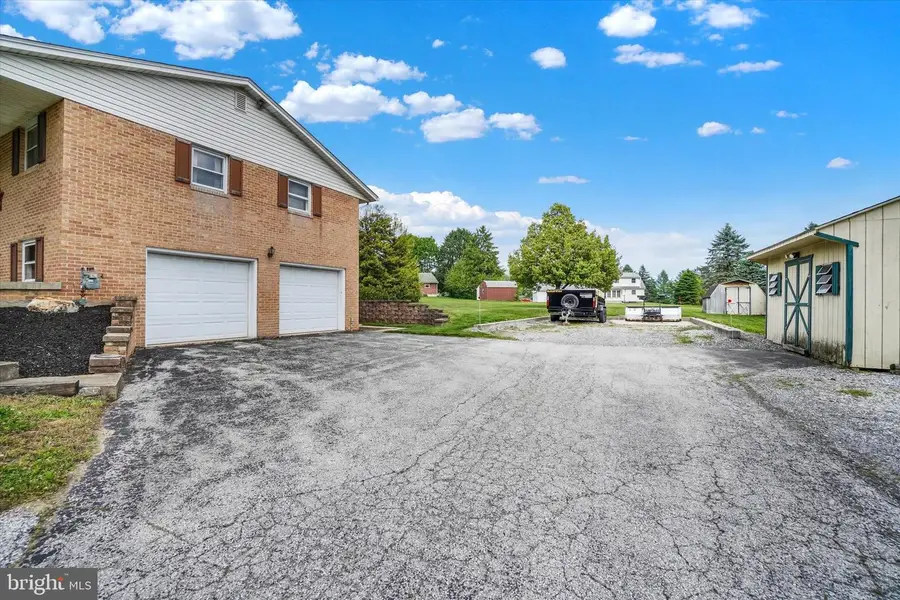 95 Vinton Dr, York, PA 17402 - #2