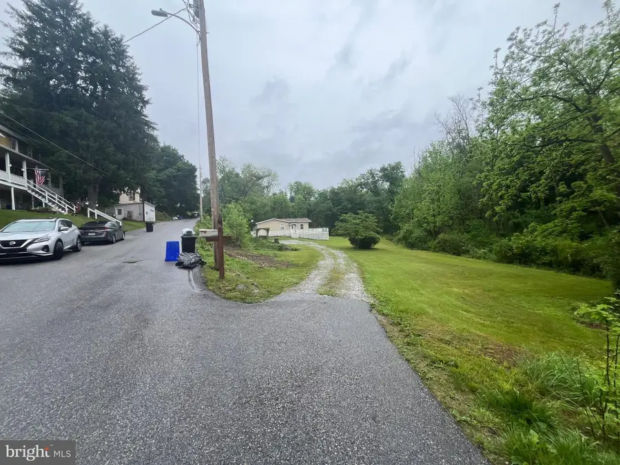 61 Argyle Ave, Glen Rock, PA 17327 - #2