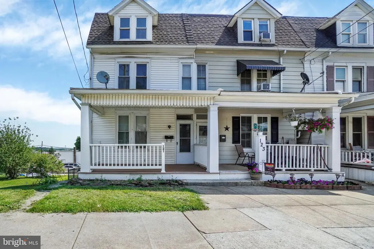 121 S Main St, Red Lion, PA 17356 - #1
