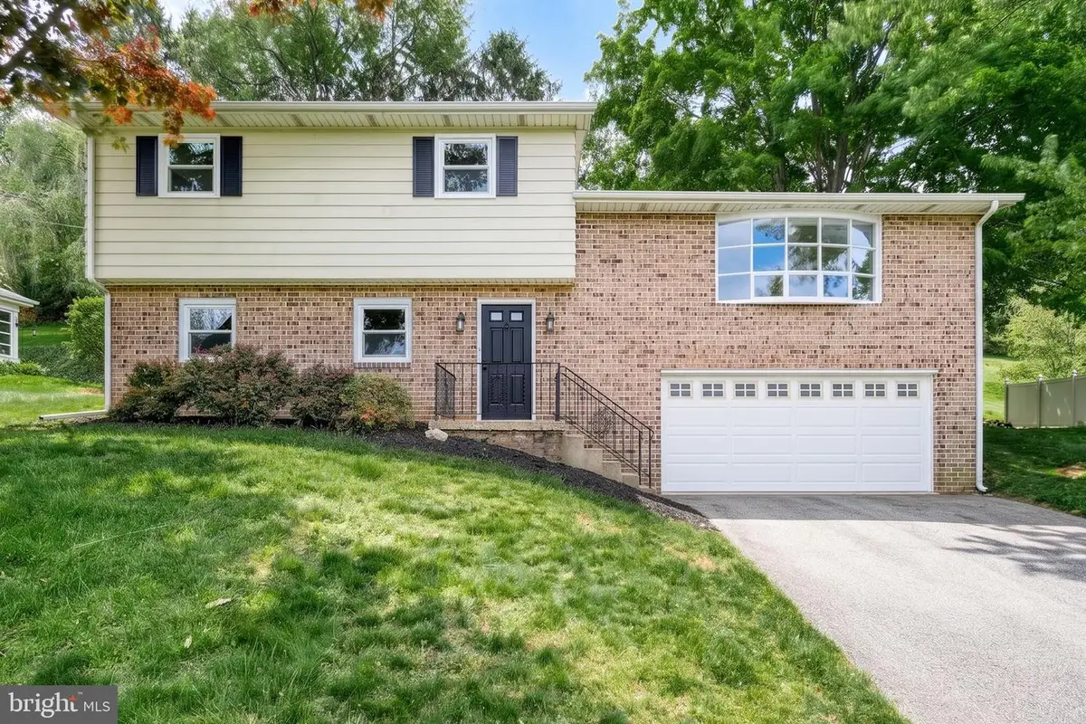 362 Allegheny Dr, York, PA 17402 - #1