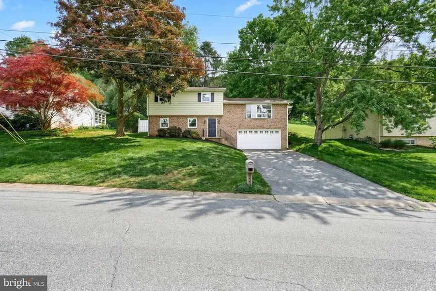 362 Allegheny Dr, York, PA 17402 - #3