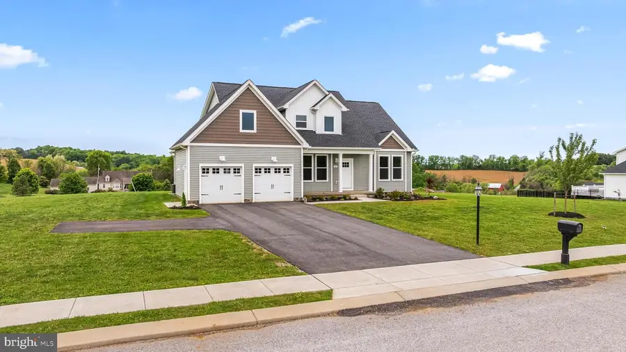 347 Steeple View Dr, Hanover, PA 17331 - #2