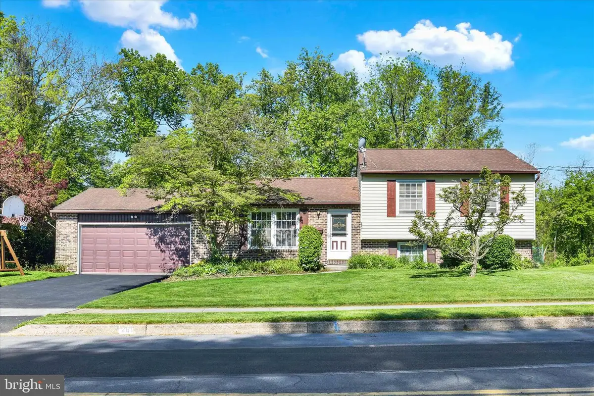 260 Green Lane Dr, Camp Hill, PA 17011 - #1