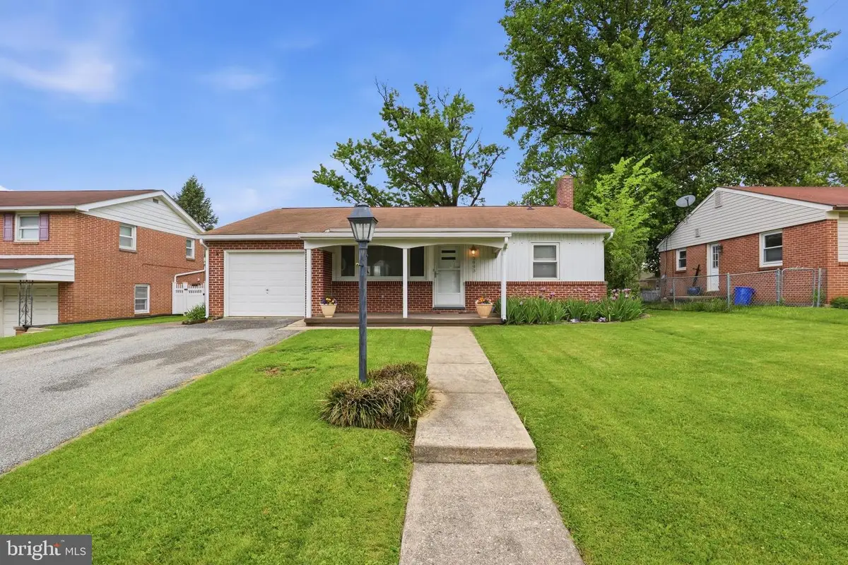 2993 5th Ave, York, PA 17402 - #1