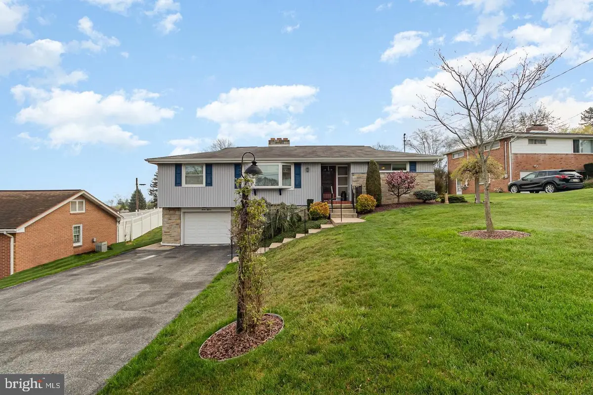 1215 Perry Ln, York, PA 17403 - #1