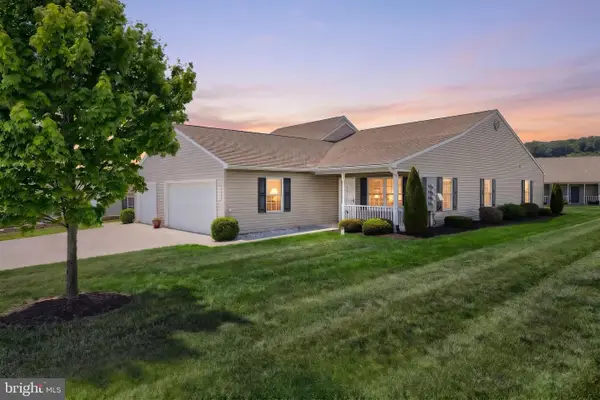 1392 Chami Dr #180, SPRING GROVE, PA 17362