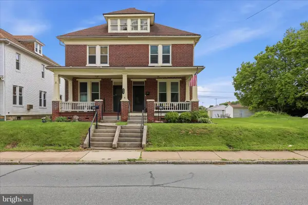 452 S Main St, RED LION, PA 17356