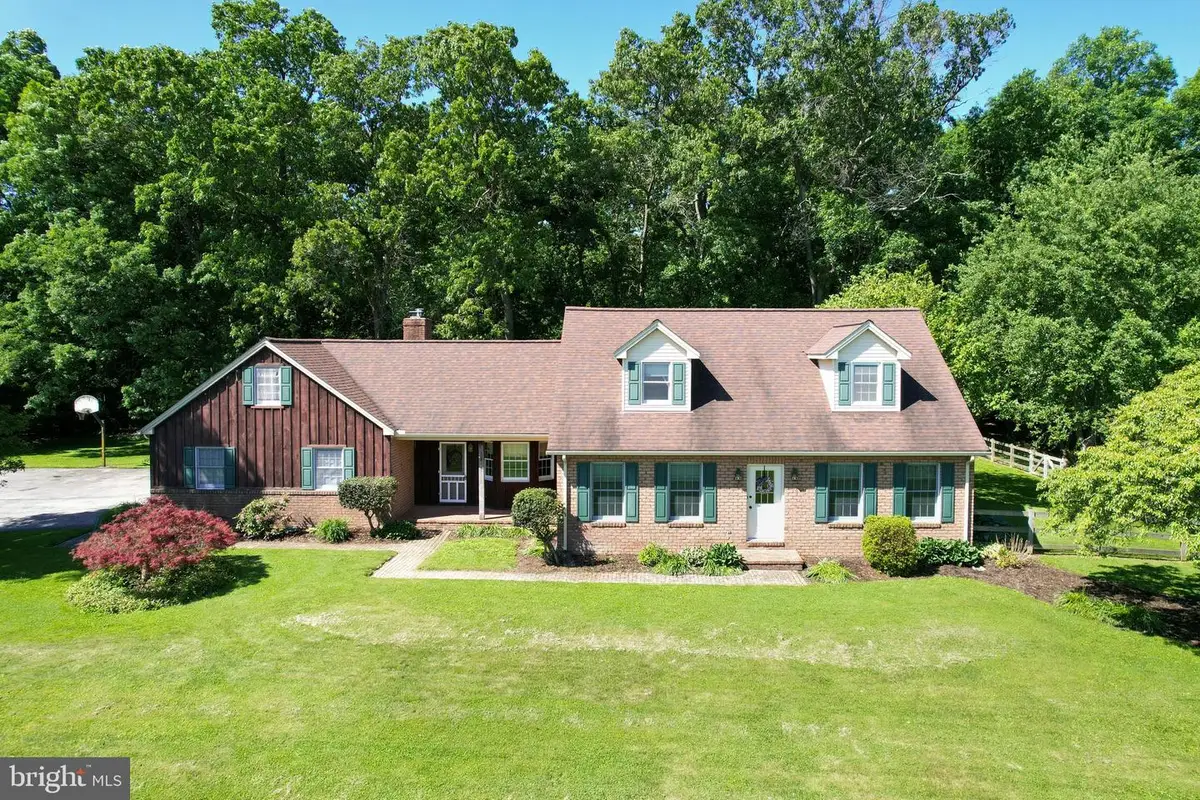 1675 Beck Mill Rd, Hanover, PA 17331 - #1