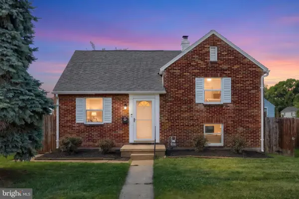 724 Village Rd, YORK, PA 17404