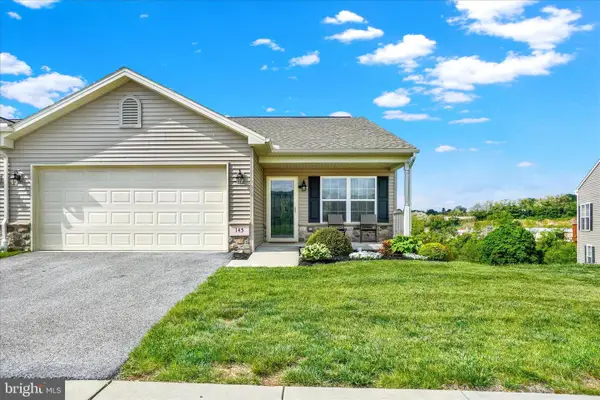145 Palomino Way #221, RED LION, PA 17356