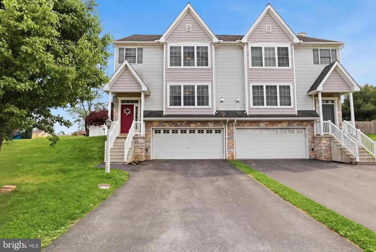 560 Nantucket Dr, Red Lion, PA 17356 - #1