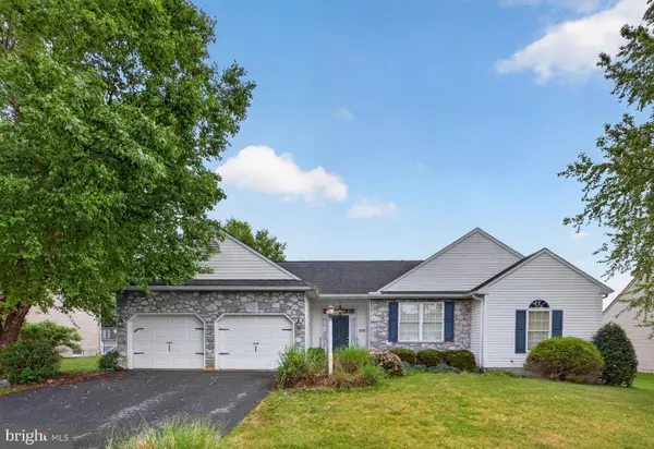 275 Silver Maple Ct, MOUNT WOLF, PA 17347