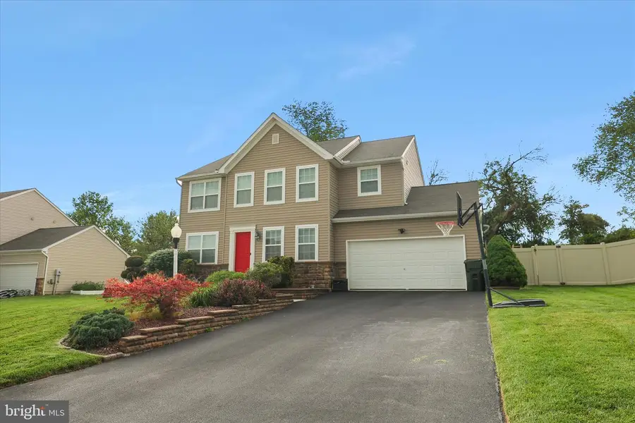 135 Surrey Ln, York, PA 17402 - #2