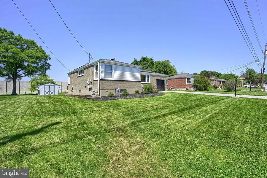 2740 Clearbrook Blvd, York, PA 17406 - #3