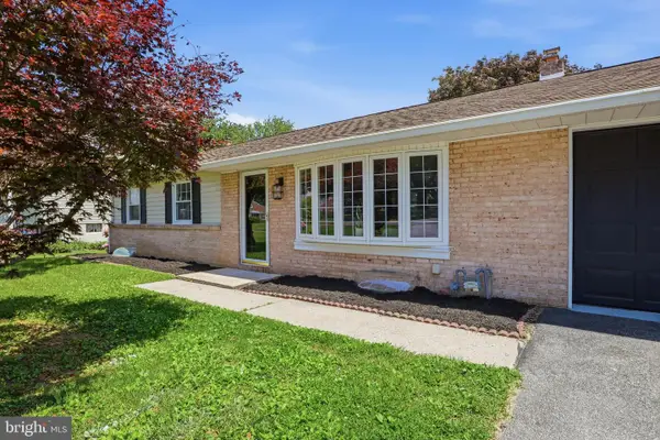1825 Powder Mill Rd, YORK, PA 17402