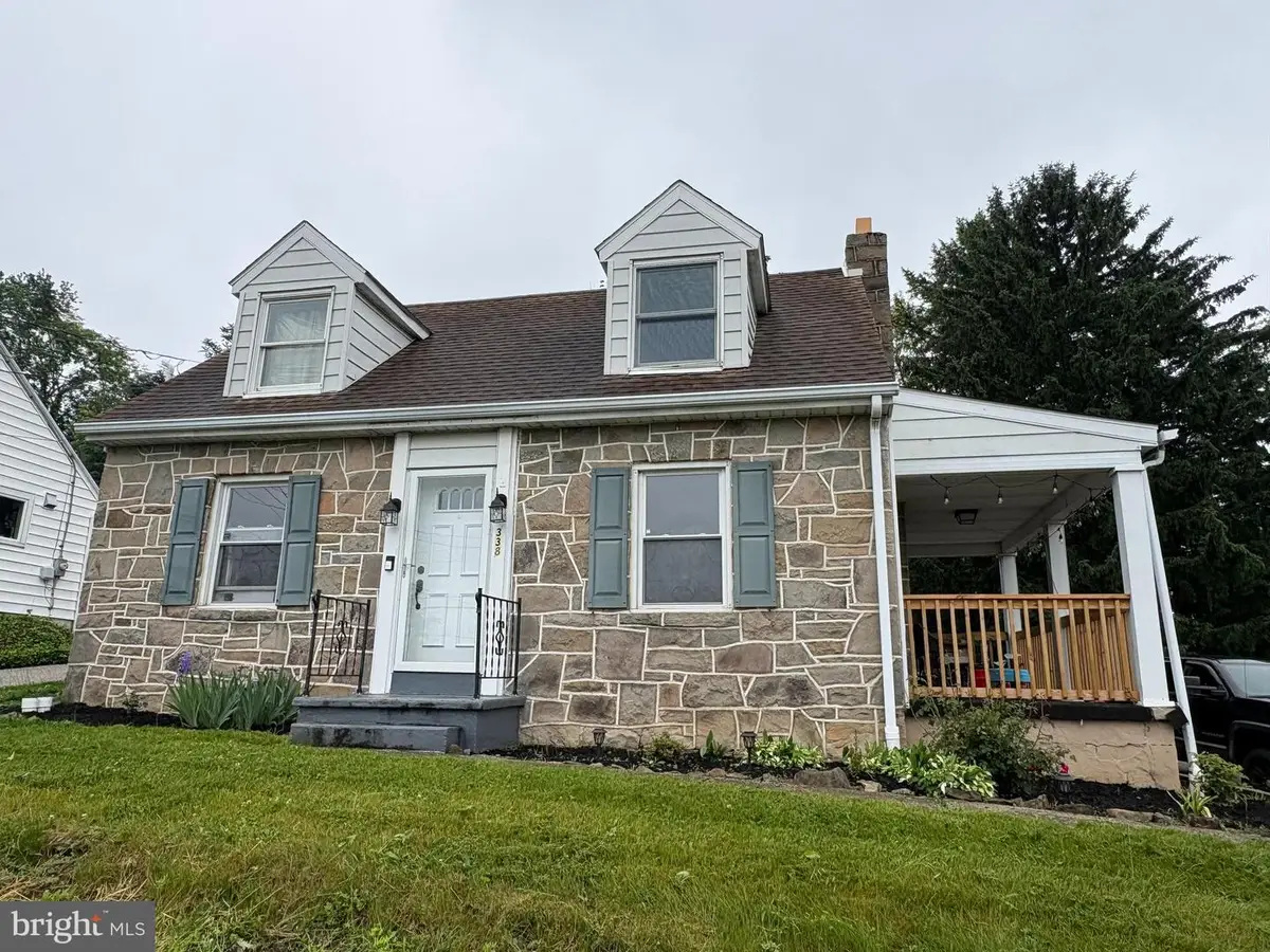 338 Woodland View Dr, York, PA 17406 - #1
