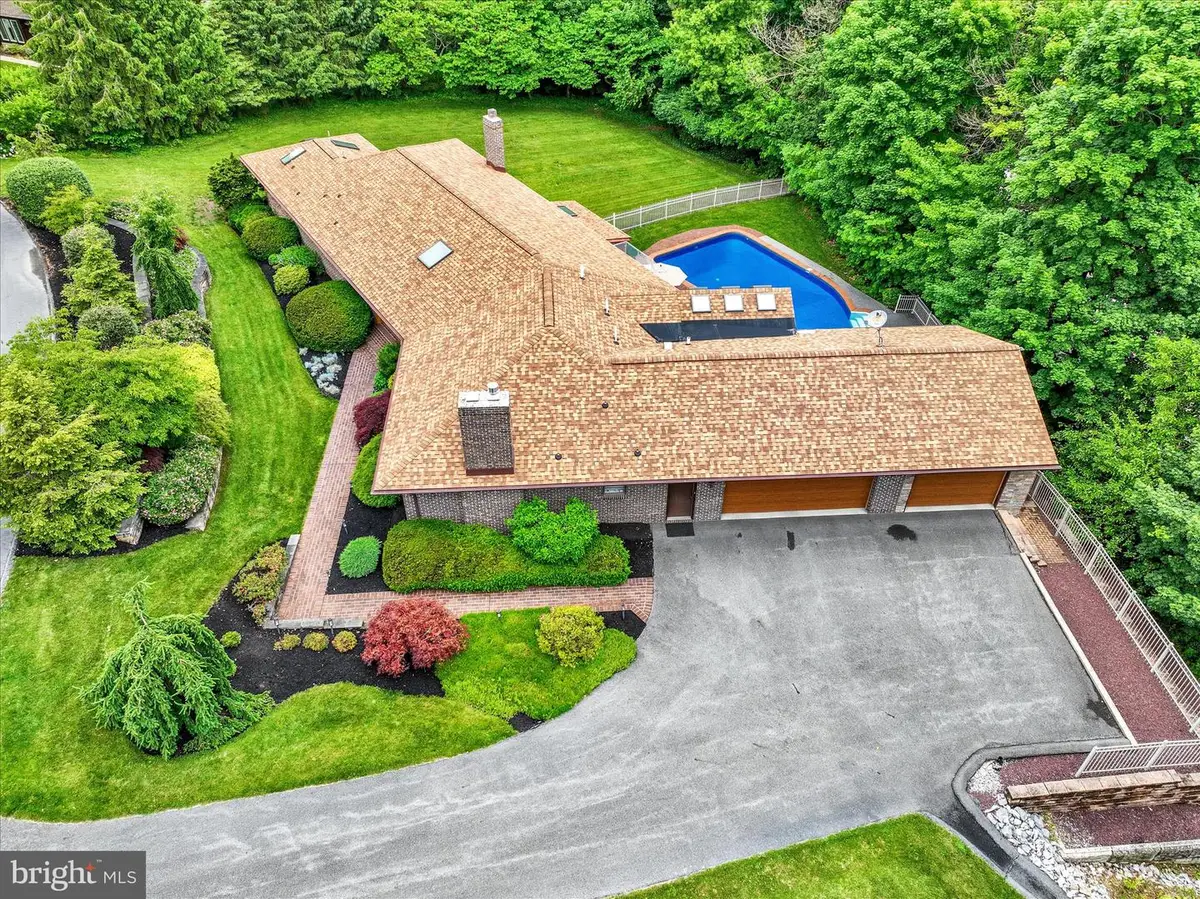 167 N Strathcona Dr, York, PA 17403 - #1
