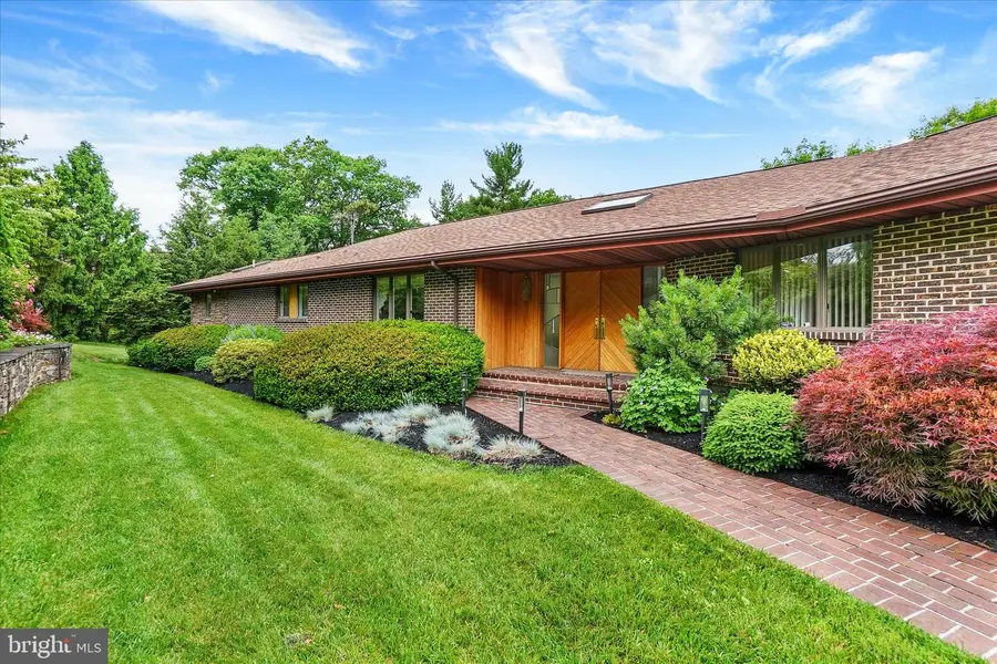 167 N Strathcona Dr, York, PA 17403 - #2
