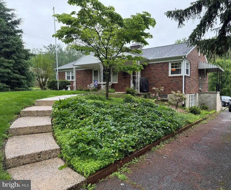 7890 Gnatstown Rd, Hanover, PA 17331 - #3