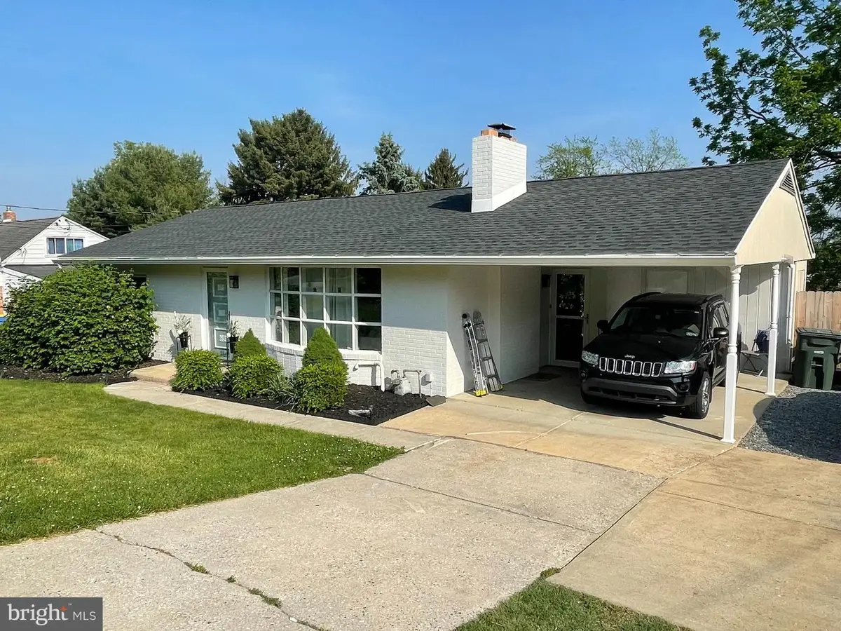 344 Donna Ln, York, PA 17403 - #1