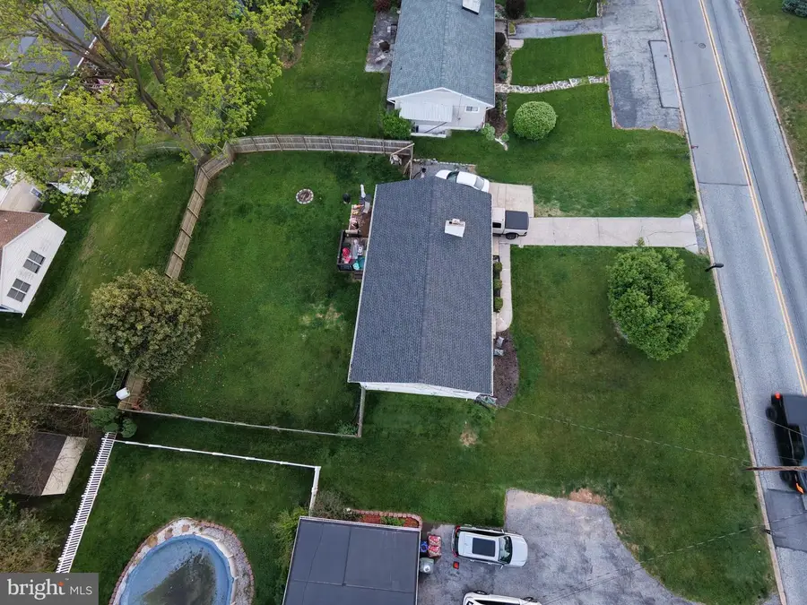 344 Donna Ln, York, PA 17403 - #2