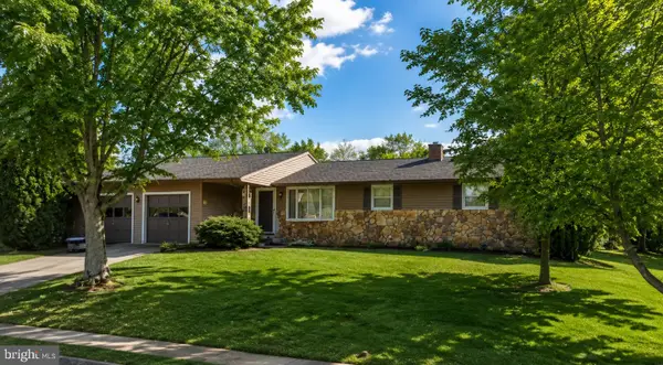 1440 Equestrian Dr, DOVER, PA 17315
