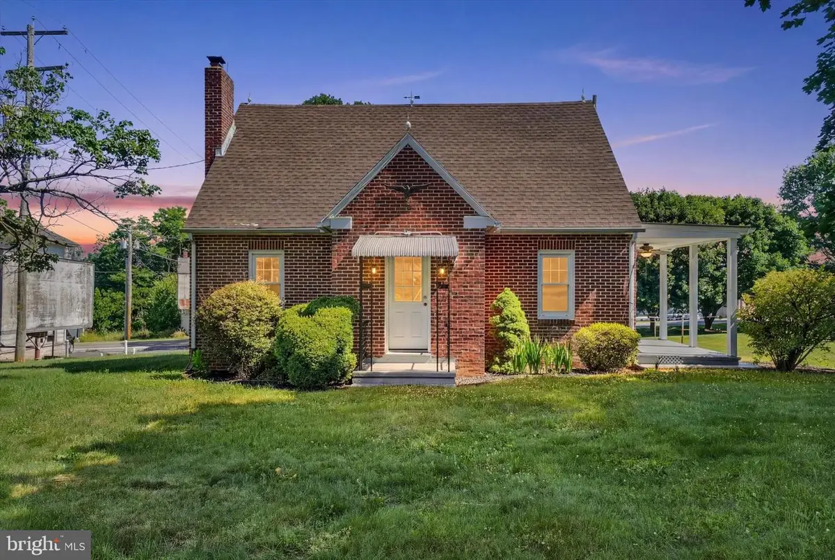 1527 Main St, New Park, PA 17352 - #1