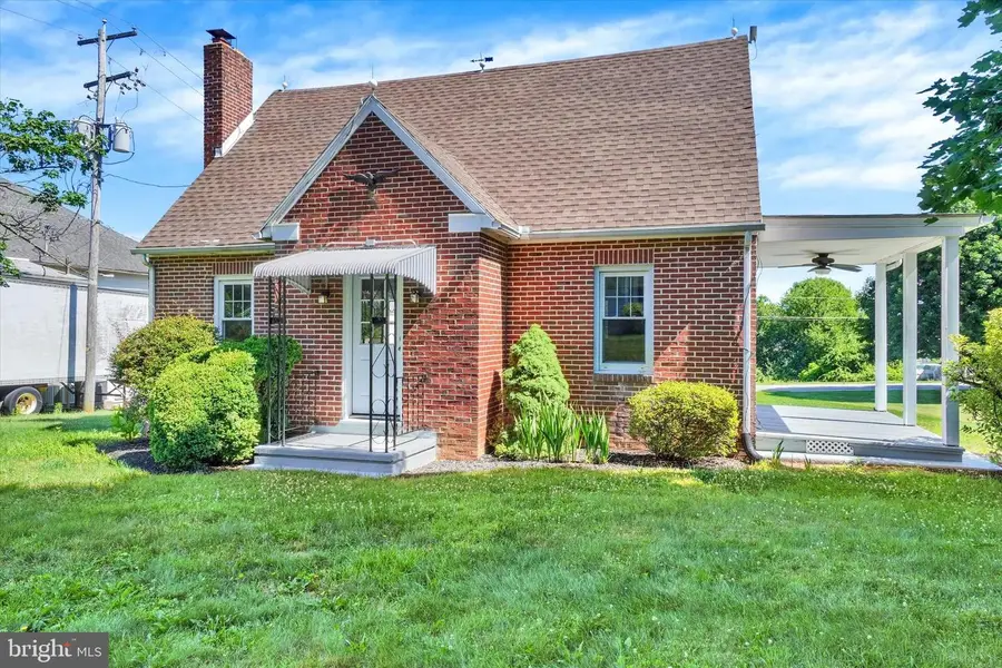 1527 Main St, New Park, PA 17352 - #3